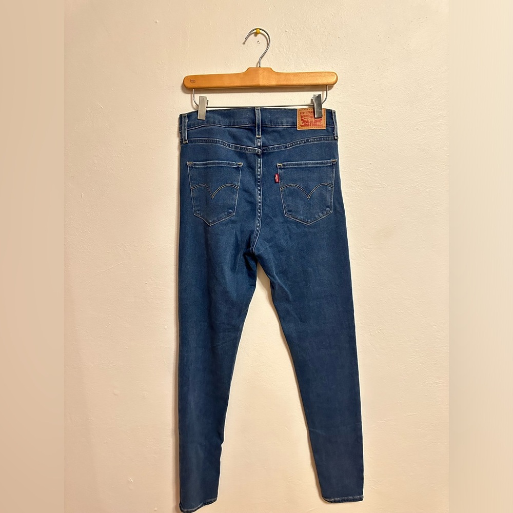 Levi’s Women’s 720 High-Rise Super Skinny Jeans Size 28